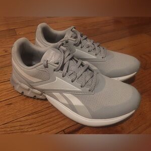 🛑 SOLD Reebok Gray Ztaur Run Ortholite Running Shoe Sneakers
Womens US Size 8